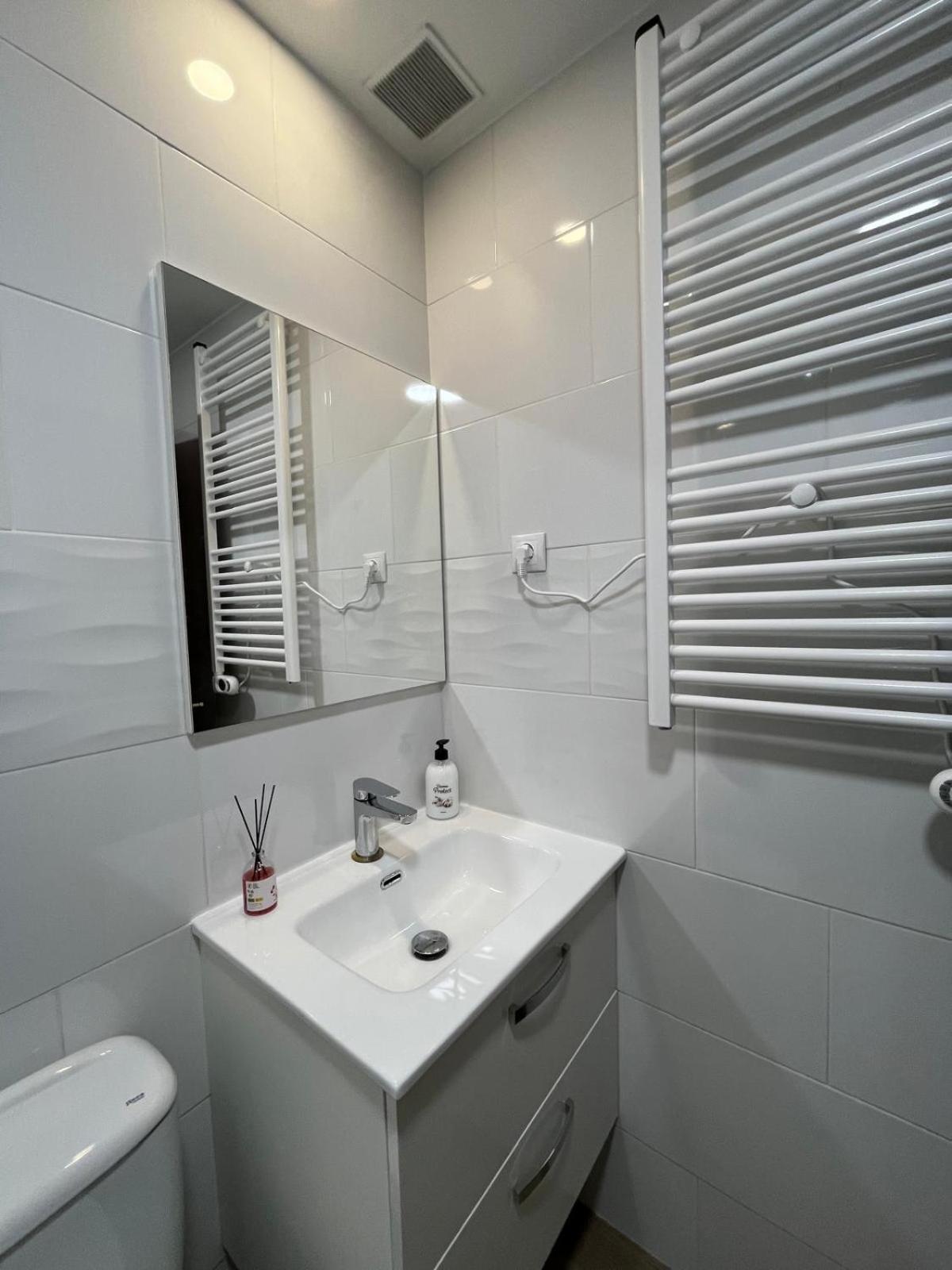 Apartamento Mercurio- Barajas 1B Apartment มาดริด ภายนอก รูปภาพ